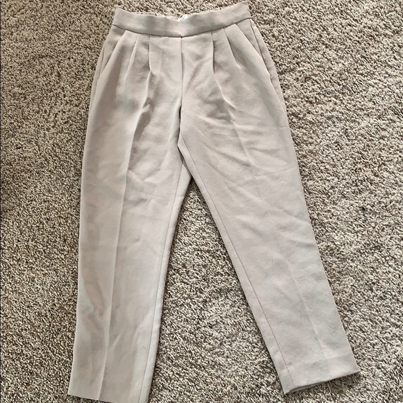 Aritzia Cohen - Picture 5 of 5